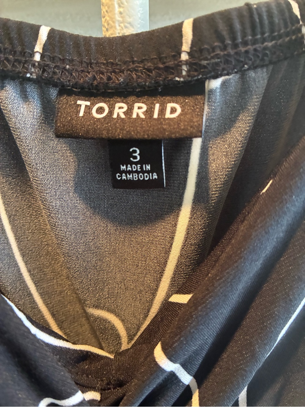 torrid Black Maxi Dress with White Abstract Line Faces - Picture 4 of 11